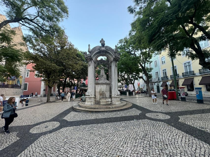 City Highlights Eco Tuk Tours - Chapel of Our Lady of the Mountain and São Vicente: tilt your camera upward