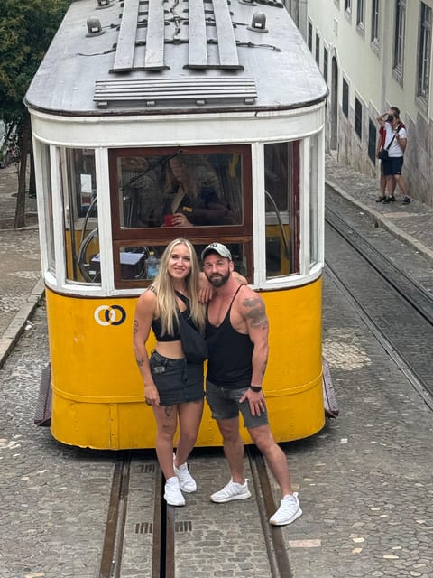 City Highlights Eco Tuk Tours - Guide style matters, and this tour has some strong examples