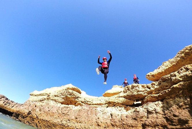 CLIFF JUMPING tour - Coasteering in Albufeira - The Jump Cycle: 4 to 5 jumps, different heights, and how to think about it