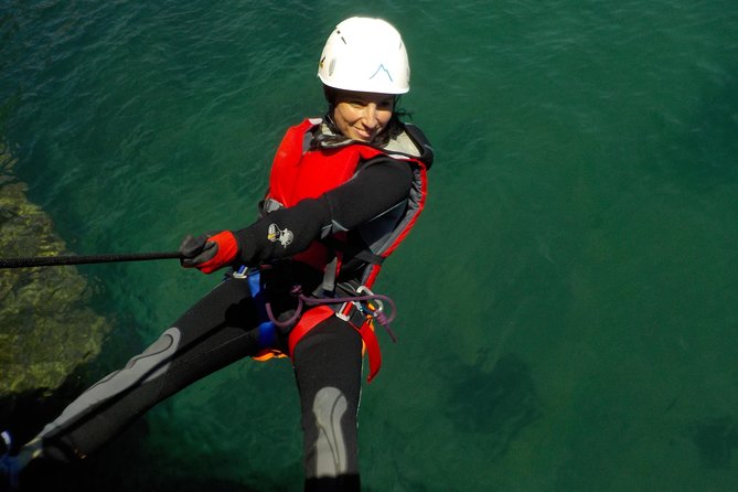 Coasteering at Portinho da Arrábida - What you will feel during the jumps and climbs