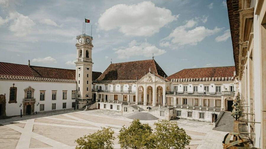 Coimbra: Guided tour with a local student - Royal Palace and the University zone: why Coimbra still pulls students