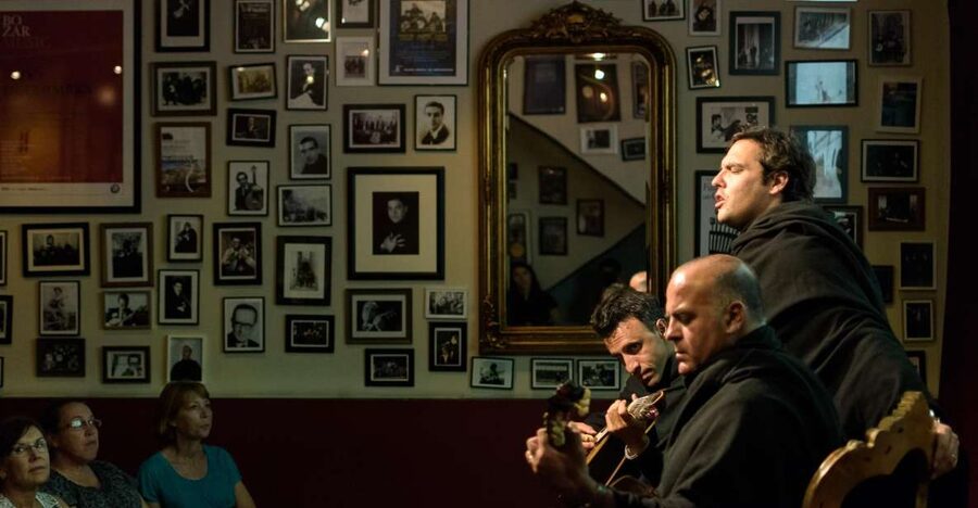 Coimbra: Live Fado Show with Glass of Port Wine - Casa Fado ao Centro: the cosy Coimbra room that makes fado work