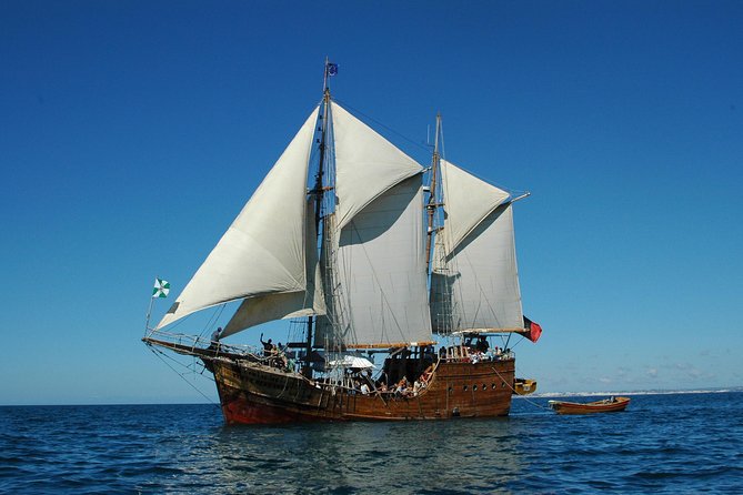Cruise 3, Benagil - Afternoon - Caves 14:30H - 17:00H - Algar de Benagil: The Moment You Go From Ship to Cave Boat