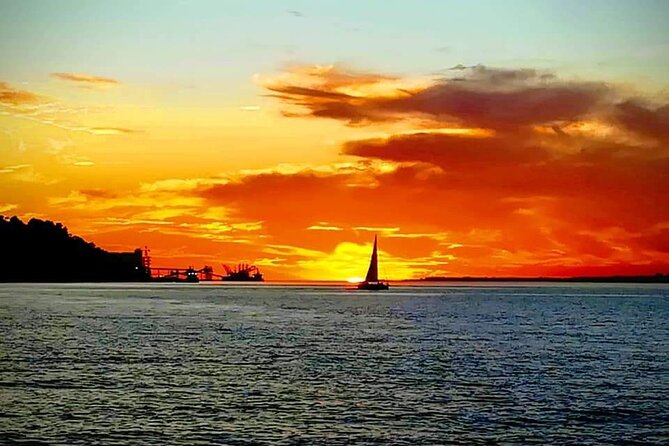 Daytime/Lisbon Sunset Boat with history and wine (small group) - Where to stand for the best sunset photos (without turning into a tripod)