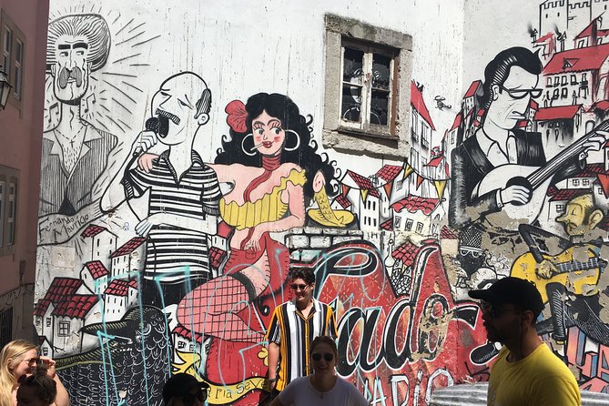 Discover Lisbon's Alfama: Secrets of the Old Town - Castelo de São Jorge: The Hilltop View and the Long Timeline