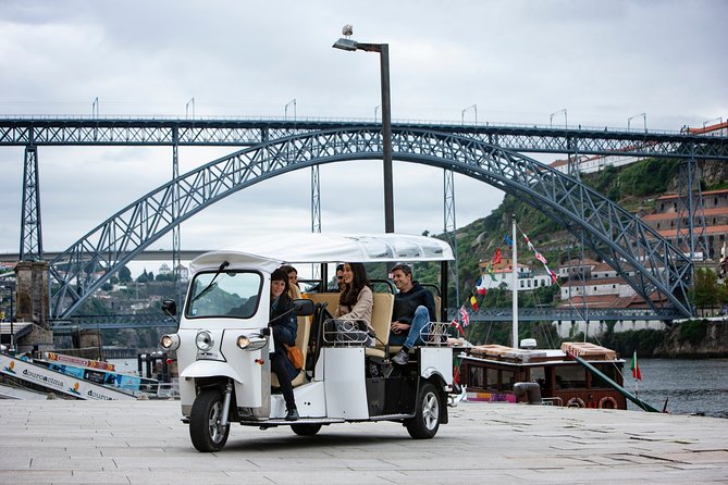 Discover Porto's Highlights on a 2-Hour Private Electric Tuk Tuk - Aliados Avenue: Porto’s grand boulevard and the city’s public face