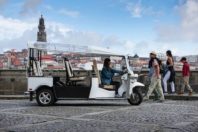 Discover Porto's Highlights on a 2-Hour Private Electric Tuk Tuk - Cordoaria and Jardim da Cordoaria: a break with views nearby