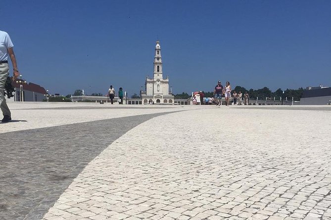 Divine Fátima Full Day Private Tour from Lisbon - English Mass at 3:30 PM in May to October