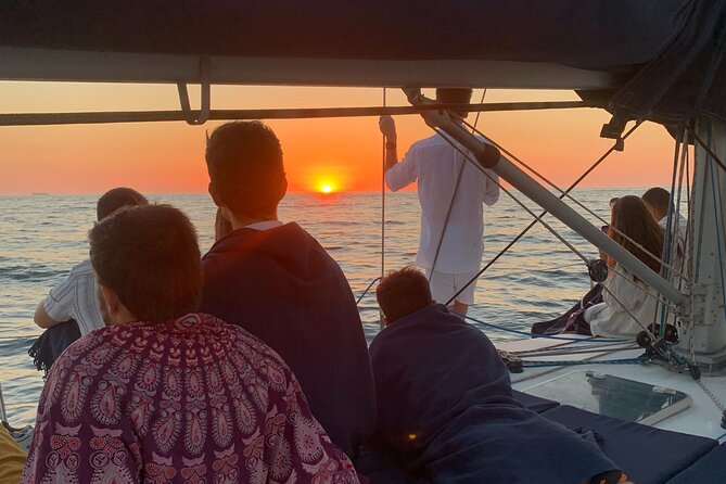 Douro Sunset Sailboat Experience in Porto - Sunset Timing: Why This Feels Different Than a Standard Boat Ride