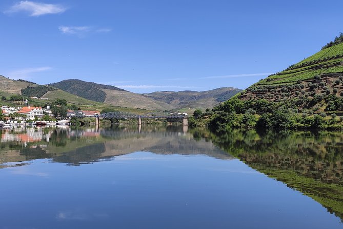 DOURO TOURS - Premium Tour - Stop 4: Traditional Portuguese lunch in Pinhão