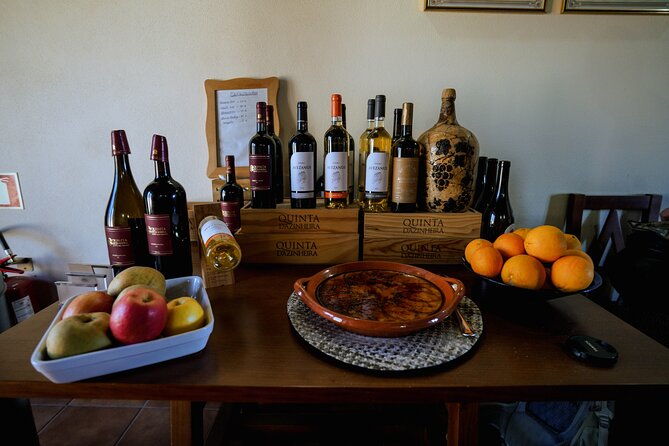DOURO VALLEY: Lunch in a winery, tastings & 1-h private boat tour - Pinhão river cruise: the “views from the water” moment