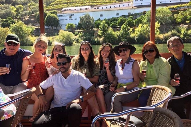 Douro Valley Tour: Wine Tasting, Cruise and Lunch from Porto - One hour on the Douro River: what to expect on the boat