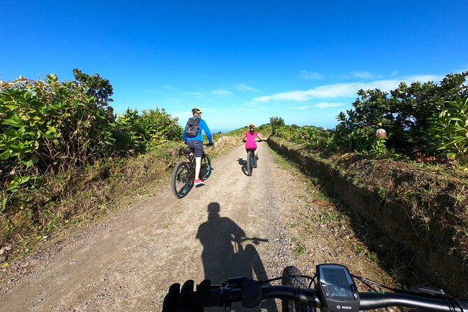 E-bike Sete Cidades- "All Mountain" bike program - Guides and small-group dynamics: who you’ll likely ride with
