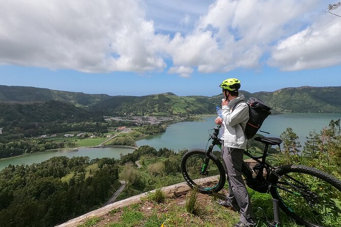 E-bike Sete Cidades- "All Mountain" bike program - Weather in the Azores: what to pack for rain and changing conditions