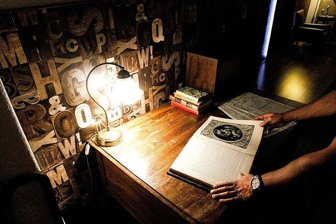 Escape Hunt Experience - How the clues, riddles, and locks become a team victory
