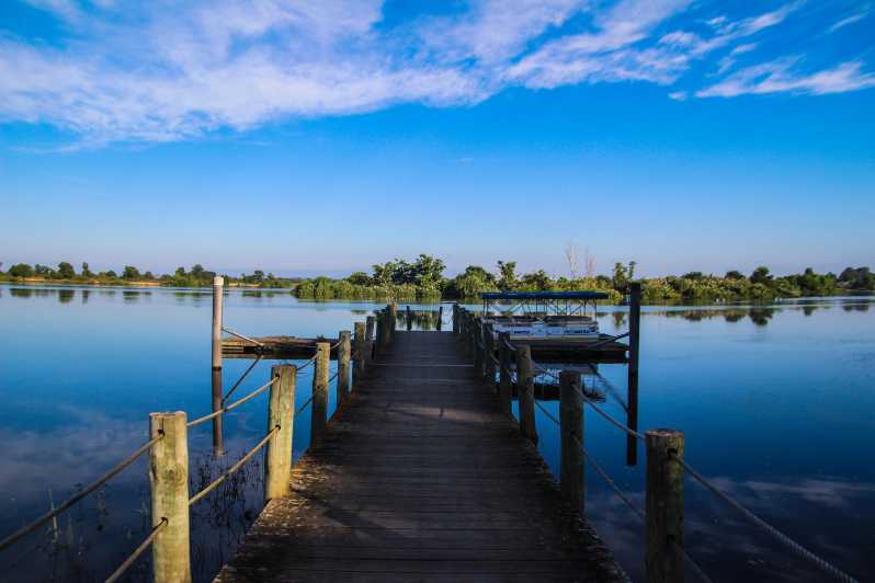 Escaroupim: 1 hour boat trip, guided tour - Guides, comfort, and the bilingual experience