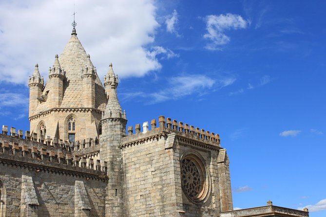Évora and Monsaraz with Regional Wine Tasting from Lisbon - Igreja de São Francisco and the palace gardens linked to Vasco da Gama