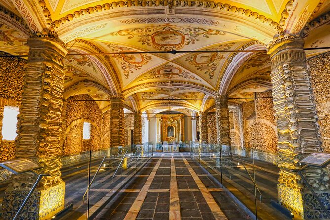 Évora: Private walking tour with tickets to main monuments - The Inquisition Memorial and the Dark Side of Praça do Giraldo