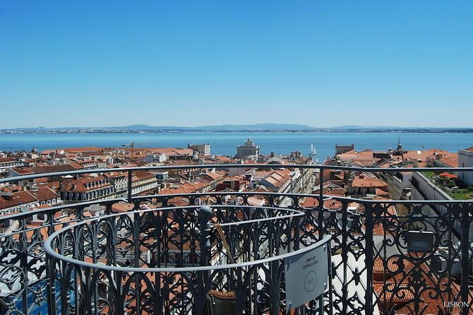 Expert Lisbon Tour with Local Guide in Private Eco Tuk Tuk - Praça do Comércio: Where Your Tour Comes Back to the Tagus