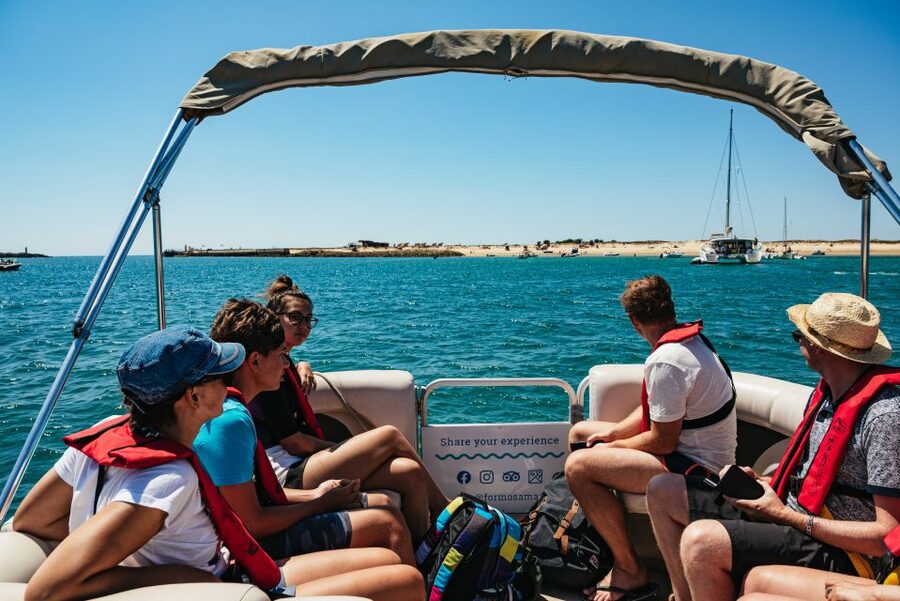 Faro: Deserta Island and Farol Island Catamaran Boat Trip - Ilha do Farol: Culatra Lighthouse, walking time, and beach cool-down