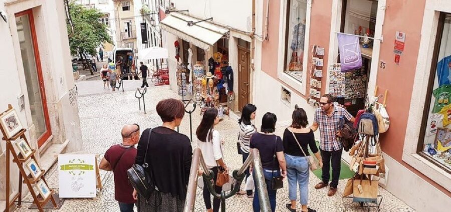 Fátima and Coimbra Full-Day Tour from Porto - Fátima lunch time: plan for a one-hour reset