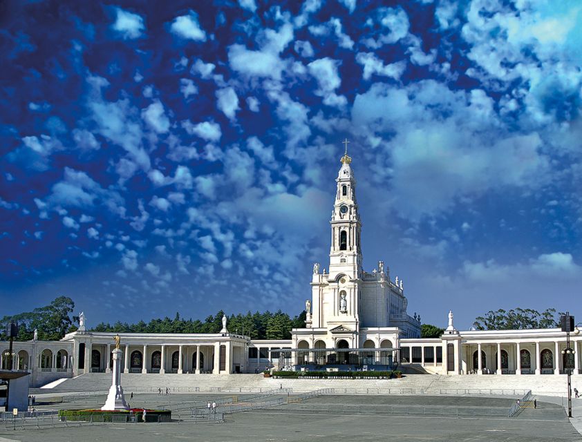 Fátima: Half-Day Tour - Meeting at Marques of Pombal and Settling Into the Coach Ride