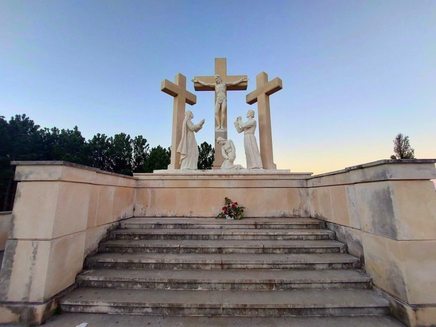 Fátima Private Tour: Shrine| Sacred Path |Shepherds House - Getting Oriented at Cruz Alta and the Shrine Core