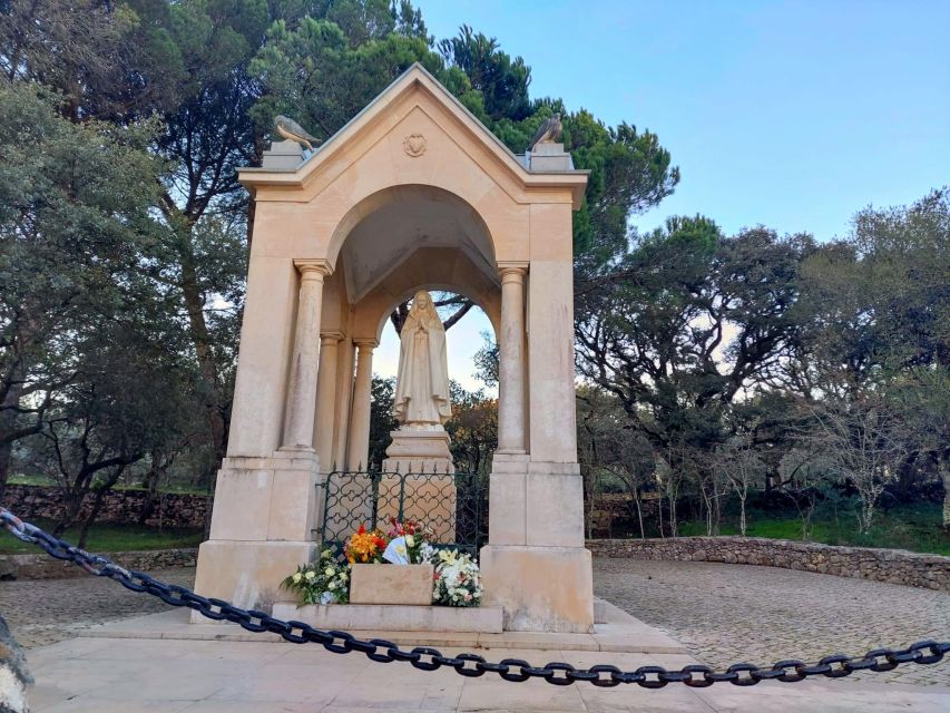 Fátima Private Tour: Shrine| Sacred Path |Shepherds House - Angel of Peace at Loca do Cabeço and Related Valinhos Viewpoints