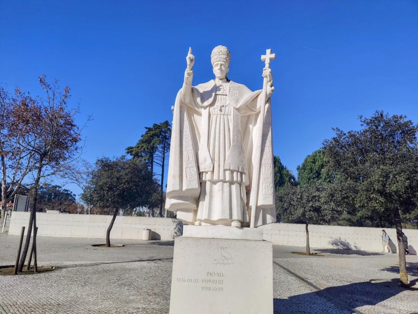 Fátima Private Tour: Shrine| Sacred Path |Shepherds House - Parish Church of Fatima Photo Stop and Finishing Where You Started
