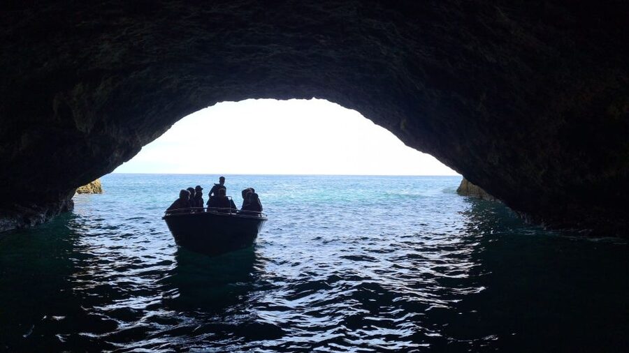 From Benagil: Coast Boat Tour with Benagil Cave - Benagil Cave Time, Sea Conditions, and Photo Strategy