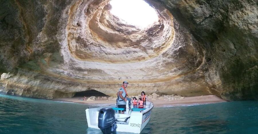 From Carvoeiro: Benagil Caves and Praia da Marinha Boat Trip - Carvoeiro check-in: the dolphin booth and a quick start