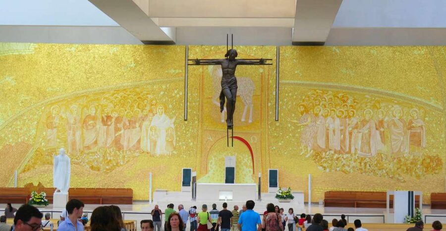 From Fatima: Private Fatima Tour with a Local Guide - Basilica of Our Lady of the Rosary: Tombs and Tangible Details