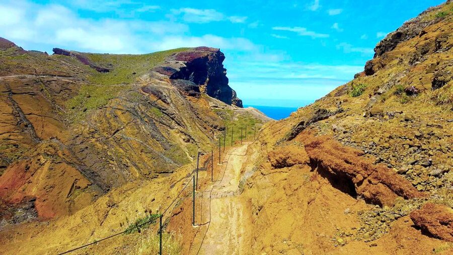 From Funchal: Ponta de São Lourenço/Caniçal Full-Day Hike - Desertas and Porto Santo views: how the geography makes the hike feel special