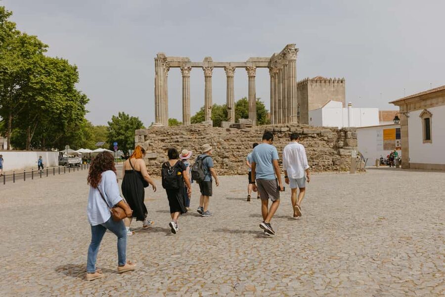 From Lisbon: Évora and Monsaraz Day Tour with Wine Tasting - The Big Picture: Why This Lisbon Day Trip Feels Like Two Different Worlds
