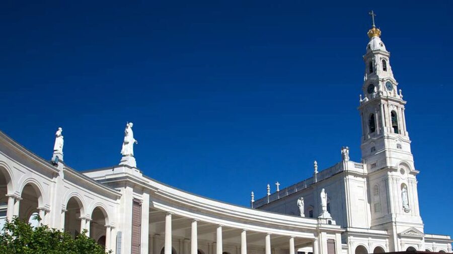 From Lisbon: Fátima, Batalha, Nazaré & Óbidos Full-Day Tour - FAQ