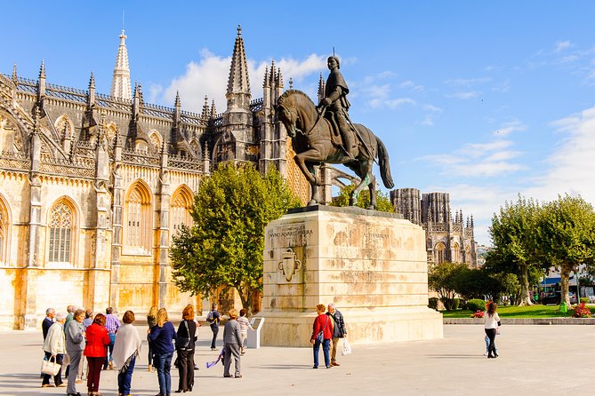 From Lisbon: Fatima Batalha Nazare & Obidos Small Group Day Trip - Guides, Language, and Why the Experience Can Feel Different Day to Day