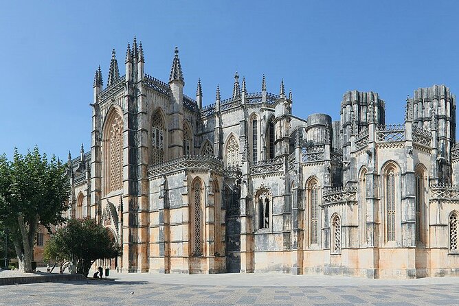 From Lisbon: Fátima, Nazaré, Batalha and Óbidos Guided Tour - Price and comfort: what your money is really paying for