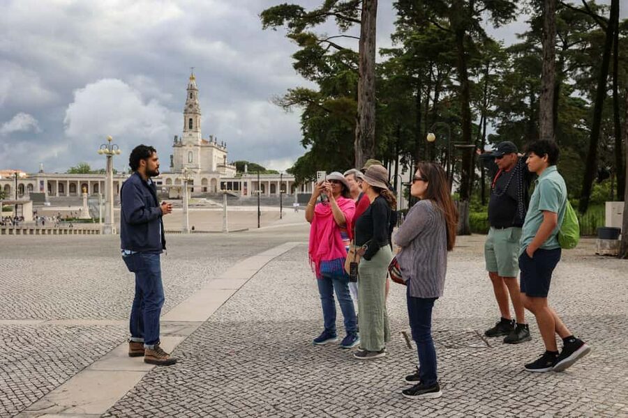 From Lisbon: Fátima, Óbidos, and Nazaré Small Group Day Tour - Starting In Lisbon: Meeting Point, Van Comfort, and Group Size