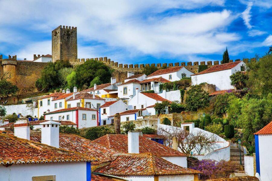 From Lisbon: Fátima, Óbidos Medieval, Nazaré Atlantic Coast - A tight route through Fátima, Nazaré, and Óbidos