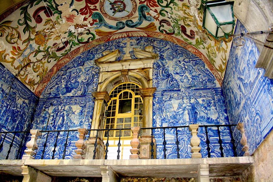 From Lisbon: Fátima, Óbidos Medieval, Nazaré Atlantic Coast - Group size, guide languages, and how your day feels