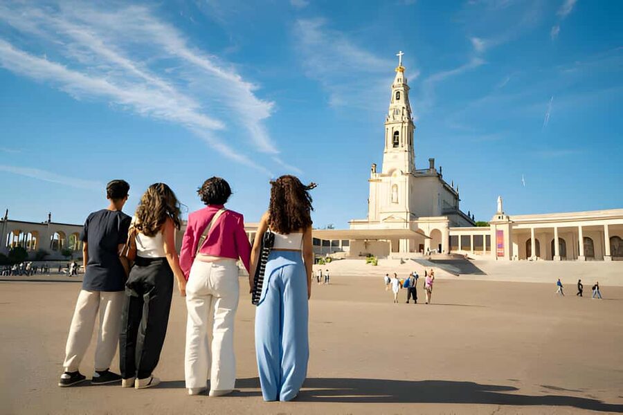 From Lisbon: Obidos, Nazaré and Fátima Small Group Tour - Key things to love about this Óbidos, Nazaré and Fátima day trip
