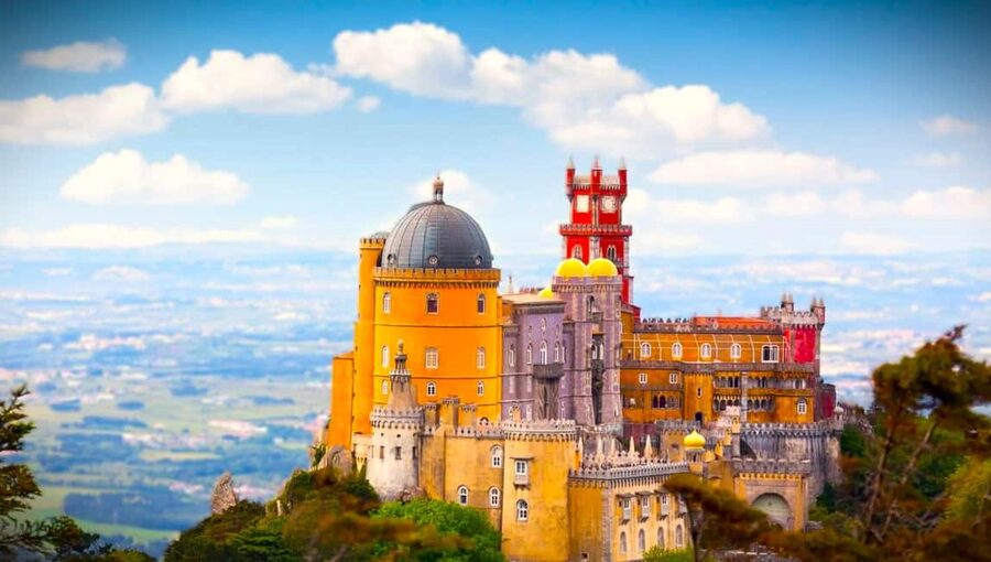 From Lisbon: Pena Palace, Regaleira, Sintra & Cascais Tour - The morning plan: beating crowds without feeling rushed