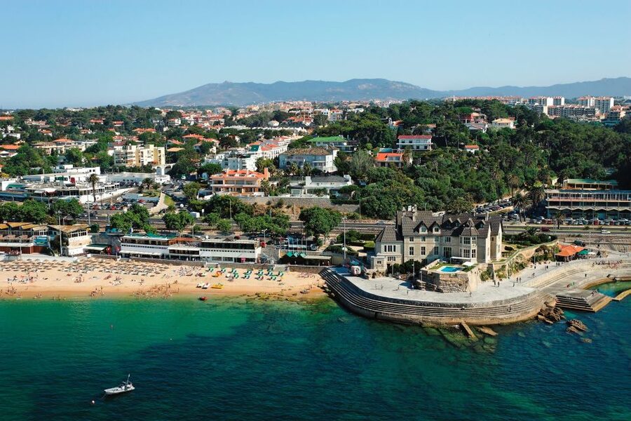 From Lisbon: Sintra and Cascais Natural Park Private Tour - Sintra village free time and a short coastal break
