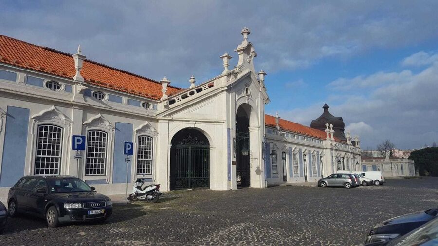 From Lisbon: Sintra and Cascais Private Tour - Price and value: what $330 per group up to 4 really means