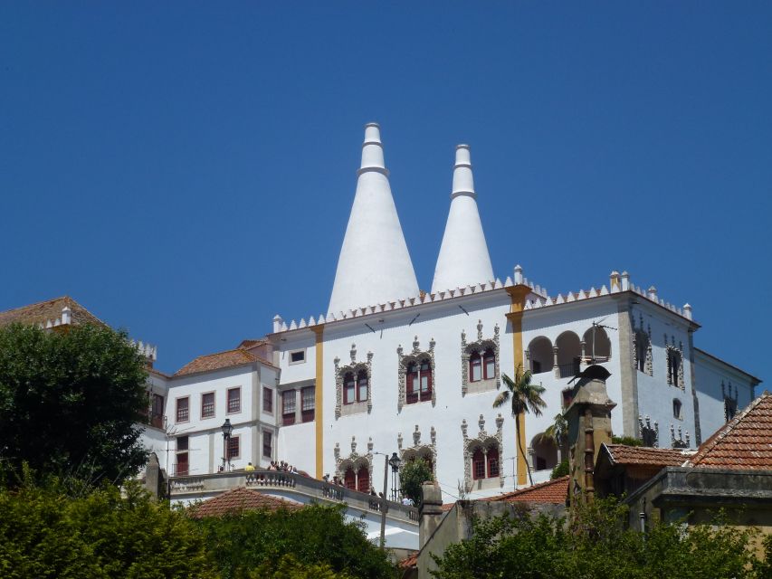 From Lisbon: Sintra Pena Palace Cascais 8-People Group Tour - Price vs. Doing It Yourself: When a Tour Really Saves Energy