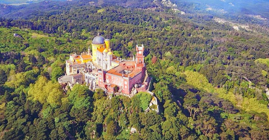 From Lisbon: Sintra Pena Palace Cascais 8-People Group Tour - Cascais Lunch and Seaside Walks: From Fishing Village to Royal Escape