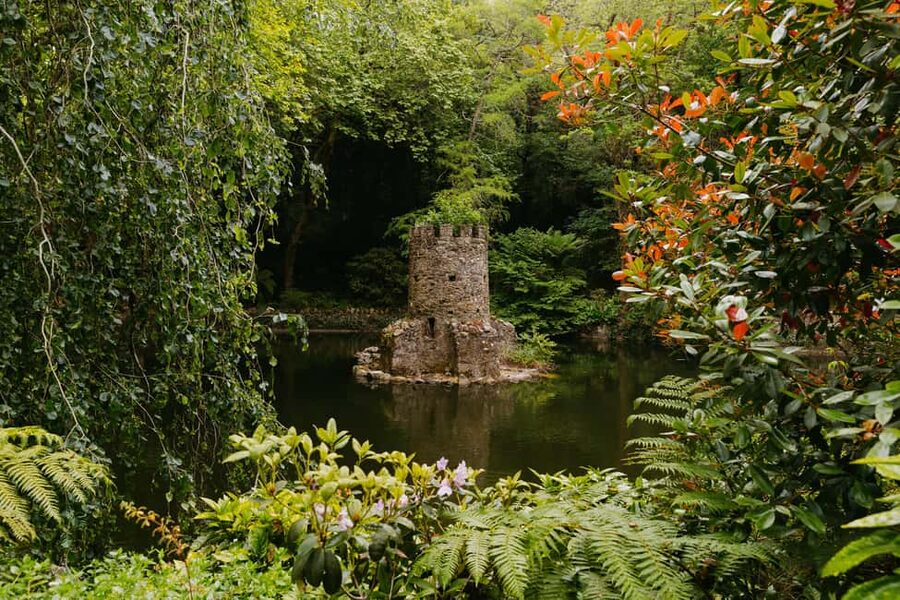 From Lisbon: Sintra, Regaleira and Pena Palace Guided Tour - From Eduardo VII to Sintra, the day starts before the heat