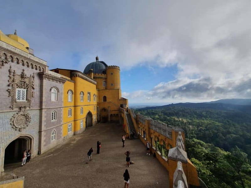 From Lisbon: Sintra's Historical and Natural Gems - Guides, pacing, and that small-group difference