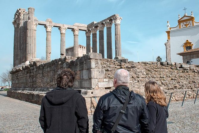 From Lisbon to Alentejo: Évora and Megaliths Full-Day Group Tour - Capela dos Ossos: why people remember this stop