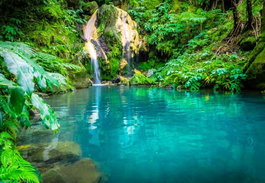From Ponta Delgada: Lagoa do Fogo & Hot Springs Day Trip - From Salto do Cabrito to Santa Bárbara Beach: the quick stops that add up